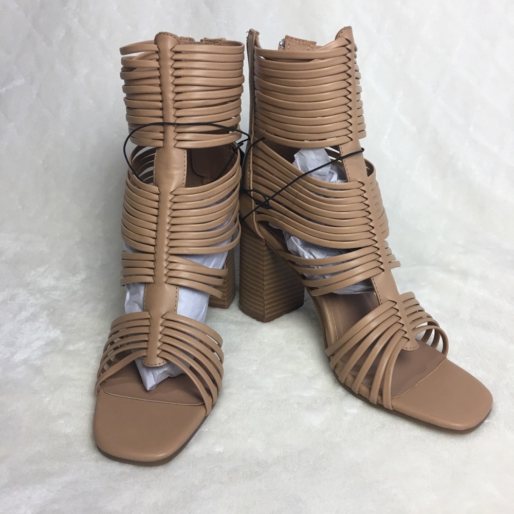 NWT Forever 21 Strappy Heeled Sandals